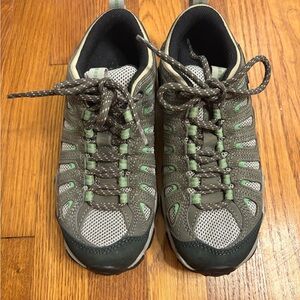 Oboz Hiking shoes for Women - Green and Gray